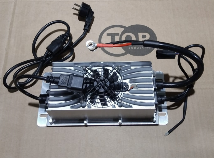 Зарядное устройство для штабелёров CDD10R-E/CDD12R-E
24V/25A Li-ion (Charger)