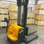 Штабелер самоходный 1,5 т 5,0 м XILIN CTDR15-III Li-ion 24/230 В/Ач раздвижные вилы и опоры
