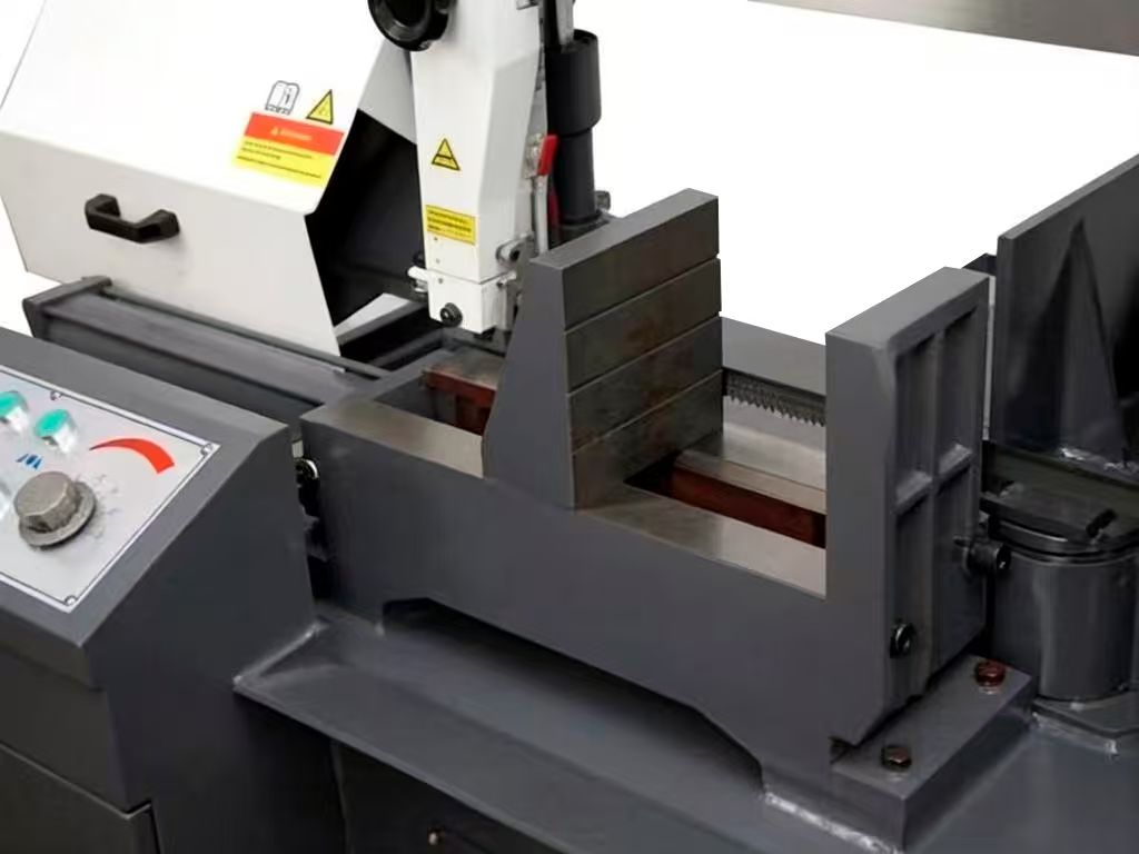 Двухколонный полуавтоматический ленточнопильный станок
Metal Master mgh-400