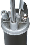 Шприц рычажный для смазки профессиональный со стальной трубкой и насадкой GR42788