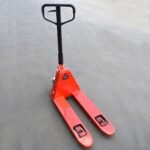 Ручная гидравлическая тележка OXLIFT OX25-L800-W450 800 мм 2500 кг узковильная коротковильная