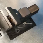 Тиски чугунные поворотные с наковальней Верстакофф M 125
